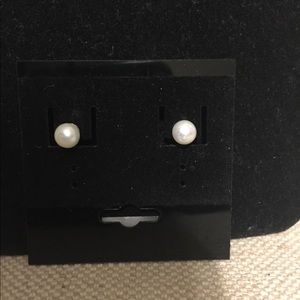 Dainty Genuine Pearl Earrings 10k gold